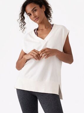 ATHLETA Retroterry V-Neck Sweatshirt Tee Sweater Vest Ivory Cream Size SMALL